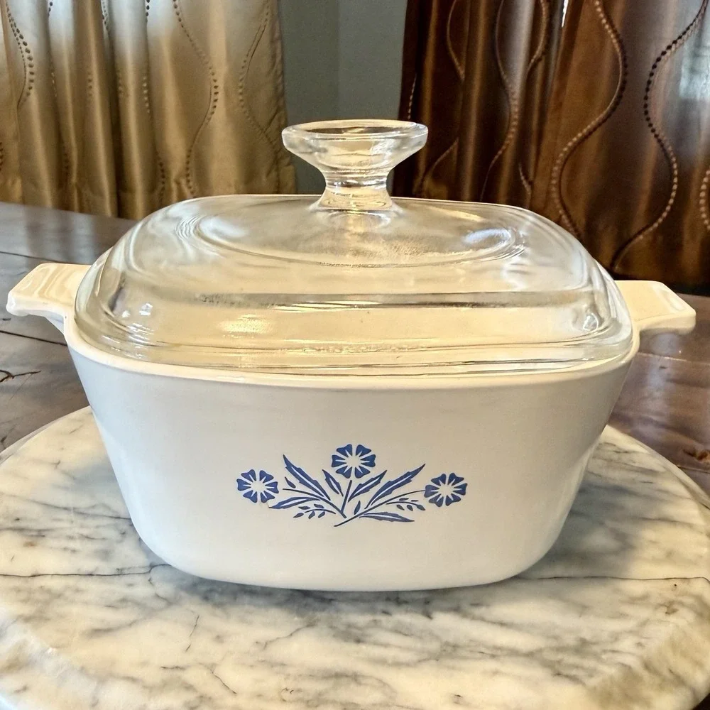 VTG Corning Ware Cornflower Blue P-1 3/4-B Casserole W/Lid